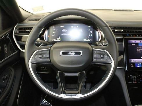 Used 2022 Jeep Grand Cherokee Trailhawk w/ Advanced Protech Group II AWD/4WD image 23