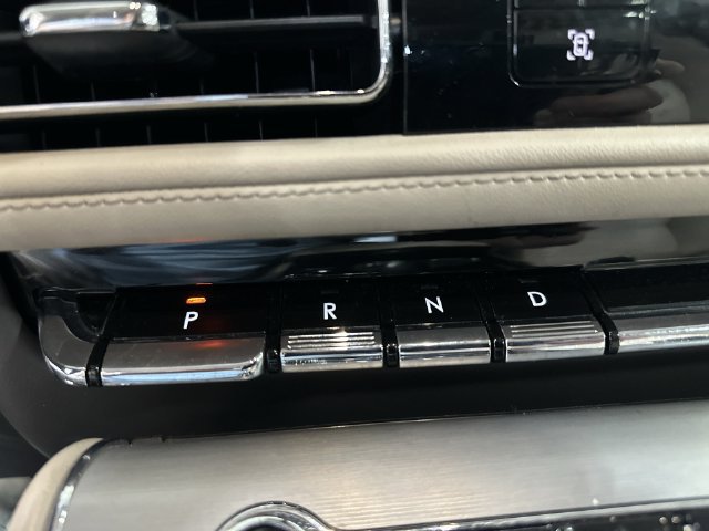 Used 2022 Lincoln Aviator AWD w/ Premium Package image 27