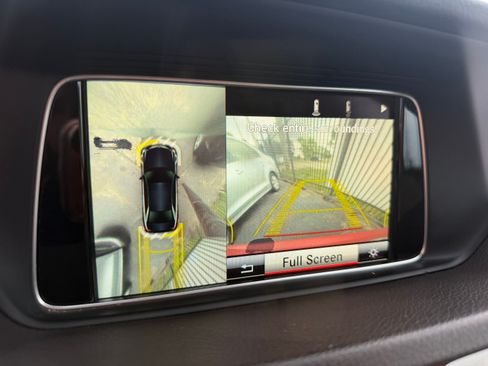 Used 2014 Mercedes-Benz E 350 Sedan image 32