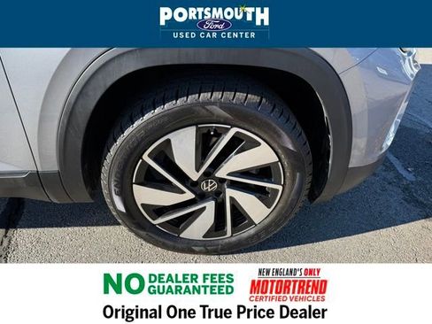 Used 2025 Volkswagen Atlas SE image 28