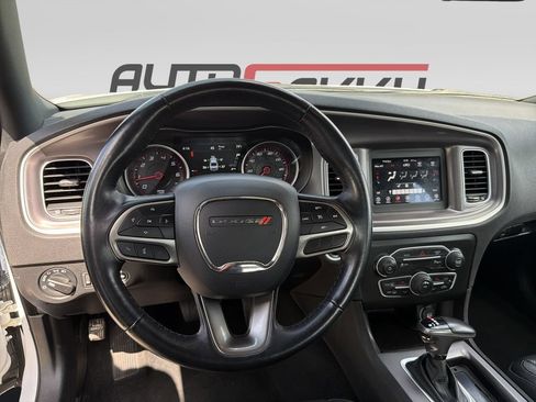 Used 2022 Dodge Charger SXT w/ Leather Interior Group RWD image 12