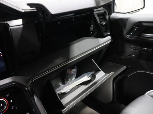 Used 2025 GMC Sierra 1500 AT4X image 31