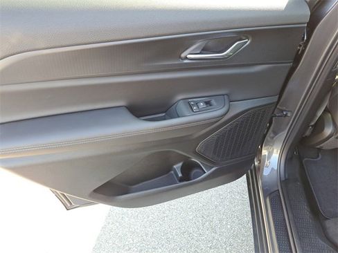 New 2025 Jeep Grand Cherokee L Laredo w/ Luxury Tech Group I image 14