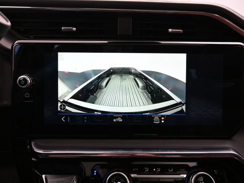 Used 2024 GMC Sierra 2500 Denali Ultimate image 32