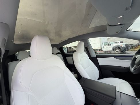 Used 2026 Tesla Model Y AWD image 27