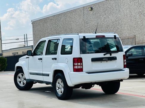 Used 2011 Jeep Liberty Sport RWD image 8