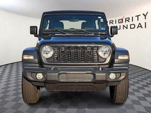 Used 2024 Jeep Wrangler Unlimited Sport AWD/4WD image 2