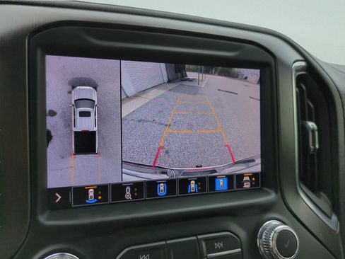 Used 2022 GMC Sierra 1500 AT4 w/ AT4 Premium Package image 17