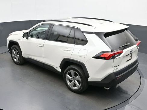 Used 2021 Toyota RAV4 XLE Premium AWD/4WD image 22