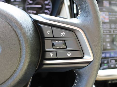 Used 2025 Subaru Outback Premium image 33