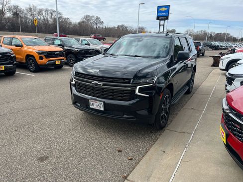 Used 2022 Chevrolet Tahoe RST w/ Sport Performance Package image 3