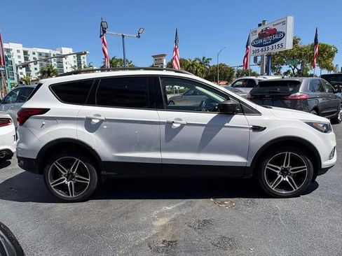 Used 2019 Ford Escape SEL image 5