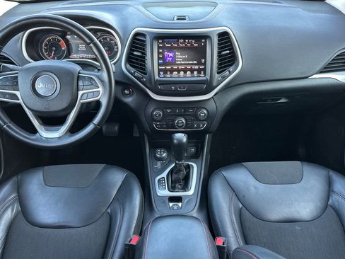 Used 2018 Jeep Cherokee Trailhawk w/ Comfort/Convenience Group image 3