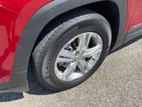 Used 2022 GMC Terrain SLE FWD image 11