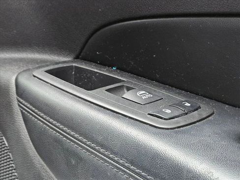 Used 2019 Jeep Grand Cherokee Altitude image 24