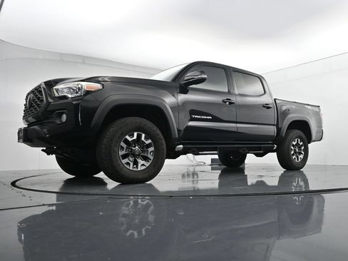 Used 2023 Toyota Tacoma TRD Off-Road AWD/4WD image 33