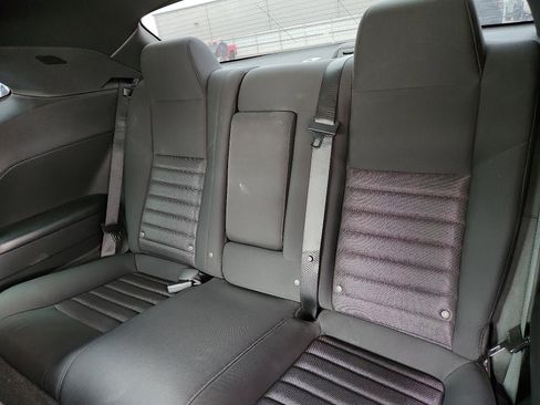 Used 2010 Dodge Challenger R/T RWD image 9