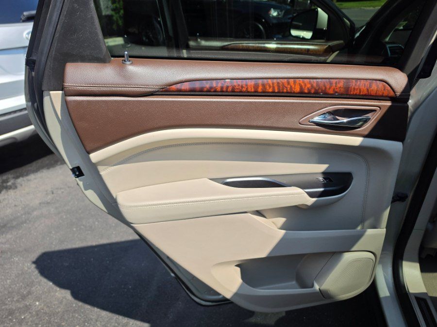 Used 2014 Cadillac SRX Luxury w/ Driver Awareness Package FWD image 30