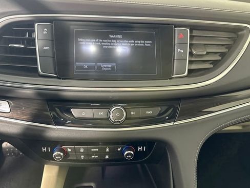 Used 2019 Buick Enclave Essence image 21