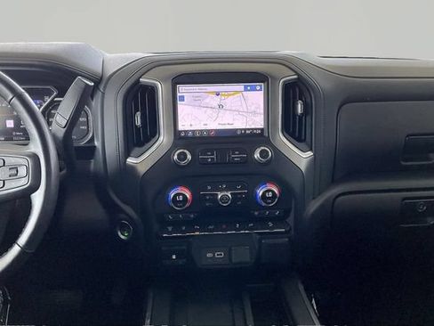 Used 2022 GMC Sierra 2500 Denali w/ Denali Ultimate Package AWD/4WD image 9