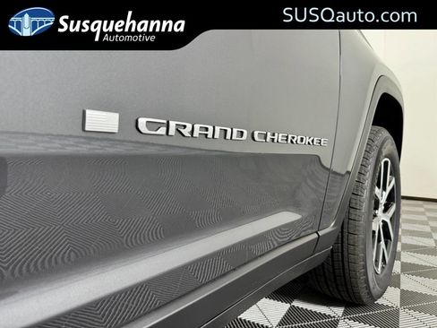 New 2025 Jeep Grand Cherokee Limited image 3