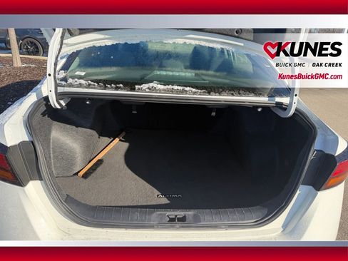 Used 2025 Nissan Altima 2.5 SV image 5