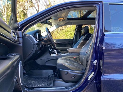 Used 2018 Jeep Grand Cherokee Summit w/ Skid Plate Group image 16