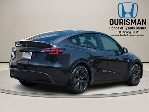 Used 2024 Tesla Model Y Long Range RWD image 3