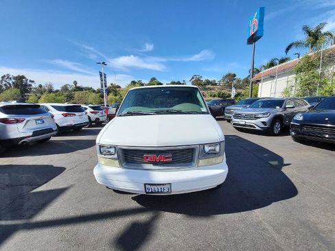 Used 2005 GMC Safari Passenger RWD image 3