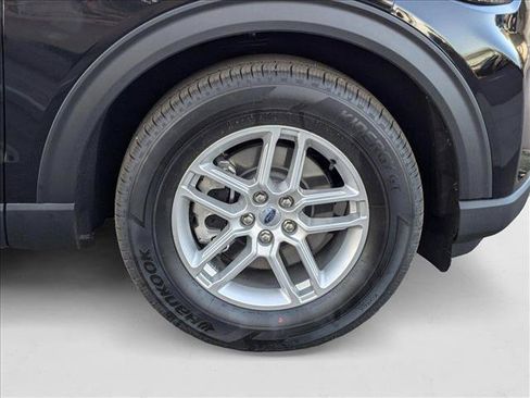 New 2025 Ford Explorer Active RWD image 16