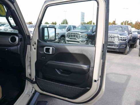 Certified 2020 Jeep Gladiator Rubicon image 30