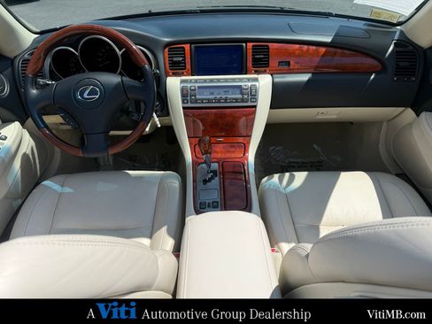 Used 2006 Lexus SC 430 Convertible RWD image 3