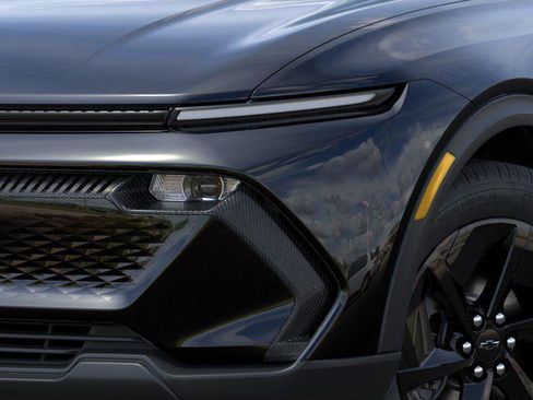 New 2026 Chevrolet Equinox EV LT image 10