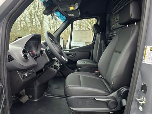 New 2025 Mercedes-Benz Sprinter 2500 image 18