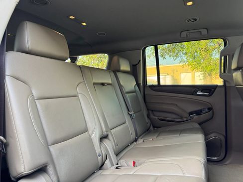 Used 2017 GMC Yukon XL SLT AWD/4WD image 32