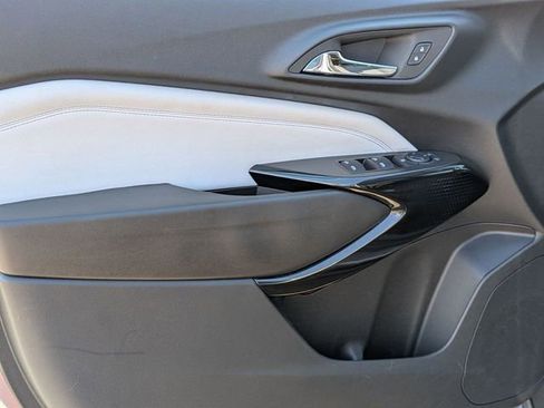 Used 2025 Chevrolet Trax LT image 13