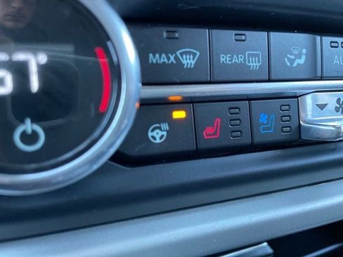 Used 2022 Ford Expedition XLT image 31