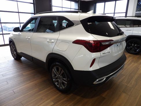 Used 2023 Kia Seltos S image 8