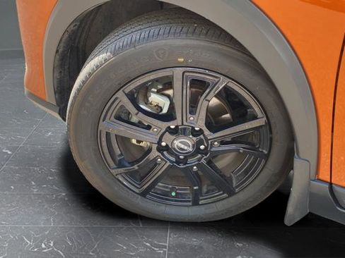Used 2023 Nissan Kicks SR w/ SR Premium Package FWD image 32