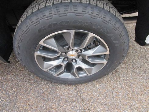 New 2026 Chevrolet Silverado 1500 LT image 15