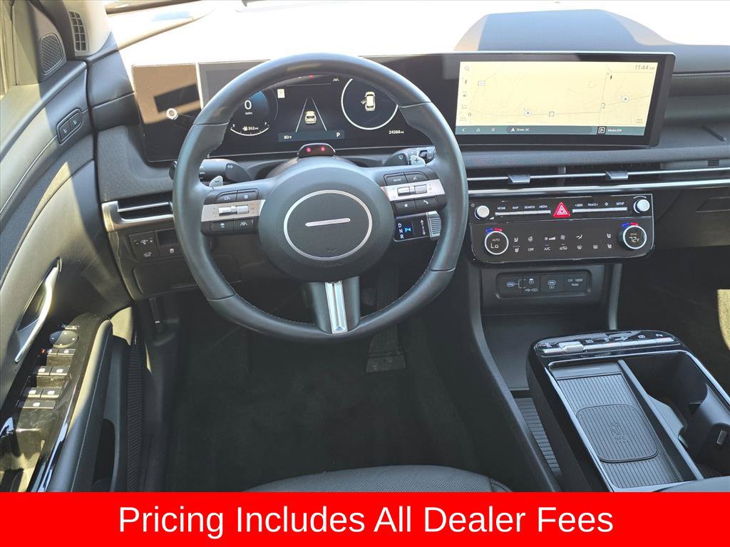 Used 2025 Hyundai Tucson Limited AWD/4WD image 11