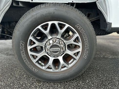 Certified 2022 Ford F250 Lariat w/ Lariat Ultimate Package image 10