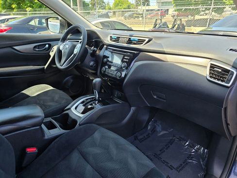 Used 2016 Nissan Rogue S FWD image 10
