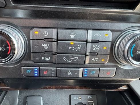 Used 2015 Ford F150 Platinum w/ Equipment Group 701A Luxury AWD/4WD image 23
