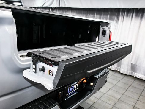 Used 2024 GMC Sierra 1500 AT4 w/ Technology Package image 80