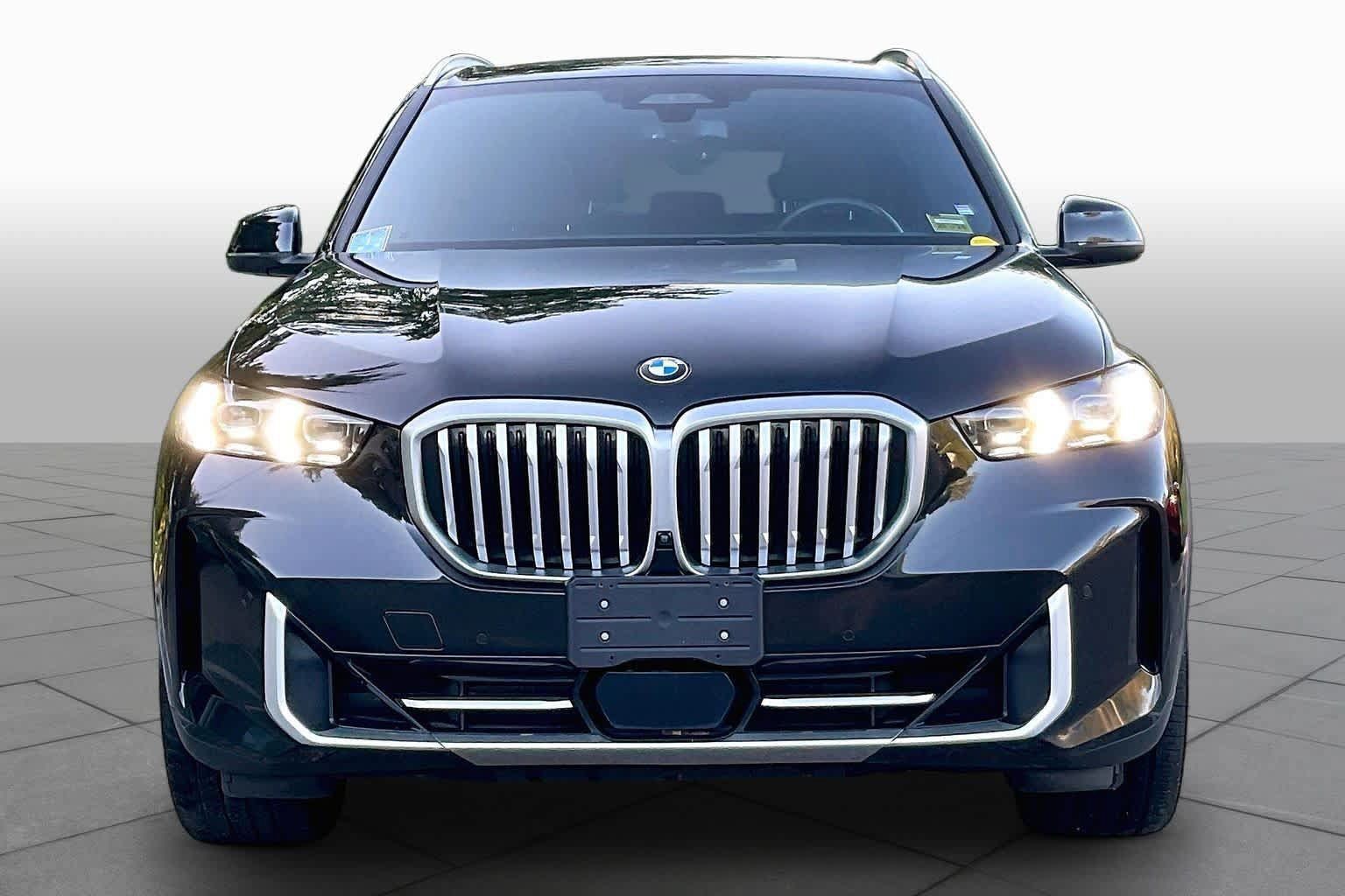 Used 2024 BMW X5 xDrive40i w/ Executive Package AWD/4WD image 3
