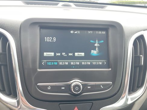 Used 2018 Chevrolet Equinox LS image 19