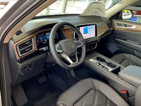 New 2026 Volkswagen Atlas SE image 14