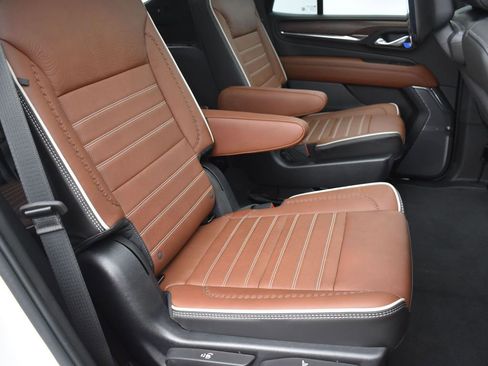 Used 2023 GMC Yukon Denali Ultimate AWD/4WD image 36