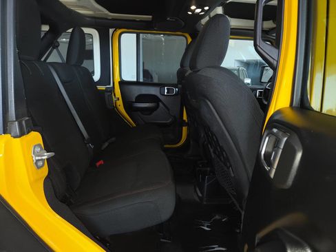 Used 2019 Jeep Wrangler Unlimited Rubicon w/ Cold Weather Group AWD/4WD image 27